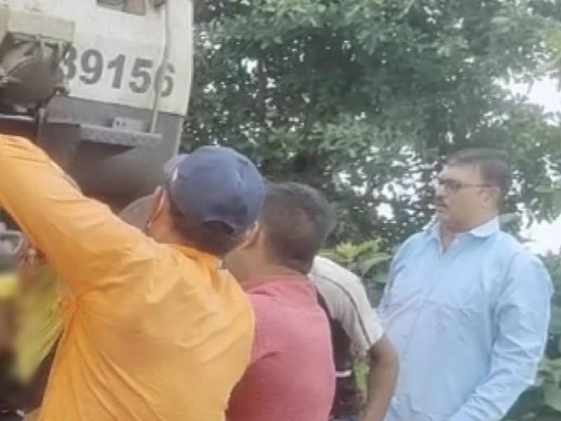 Khandwa : ट्रेन के सामने कूदकर युवक-युवती ने की आत्महत्या, इंजन में फंसे शव, शिनाख्त जारी
