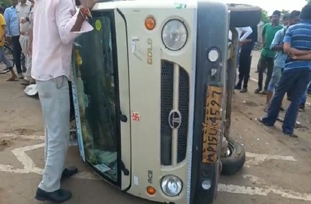 Dhar Road Accident: पिकअप-ट्रक की जोरदार टक्कर, 4 मजदूरों की मौत, CM Shivraj ने जताया शोक