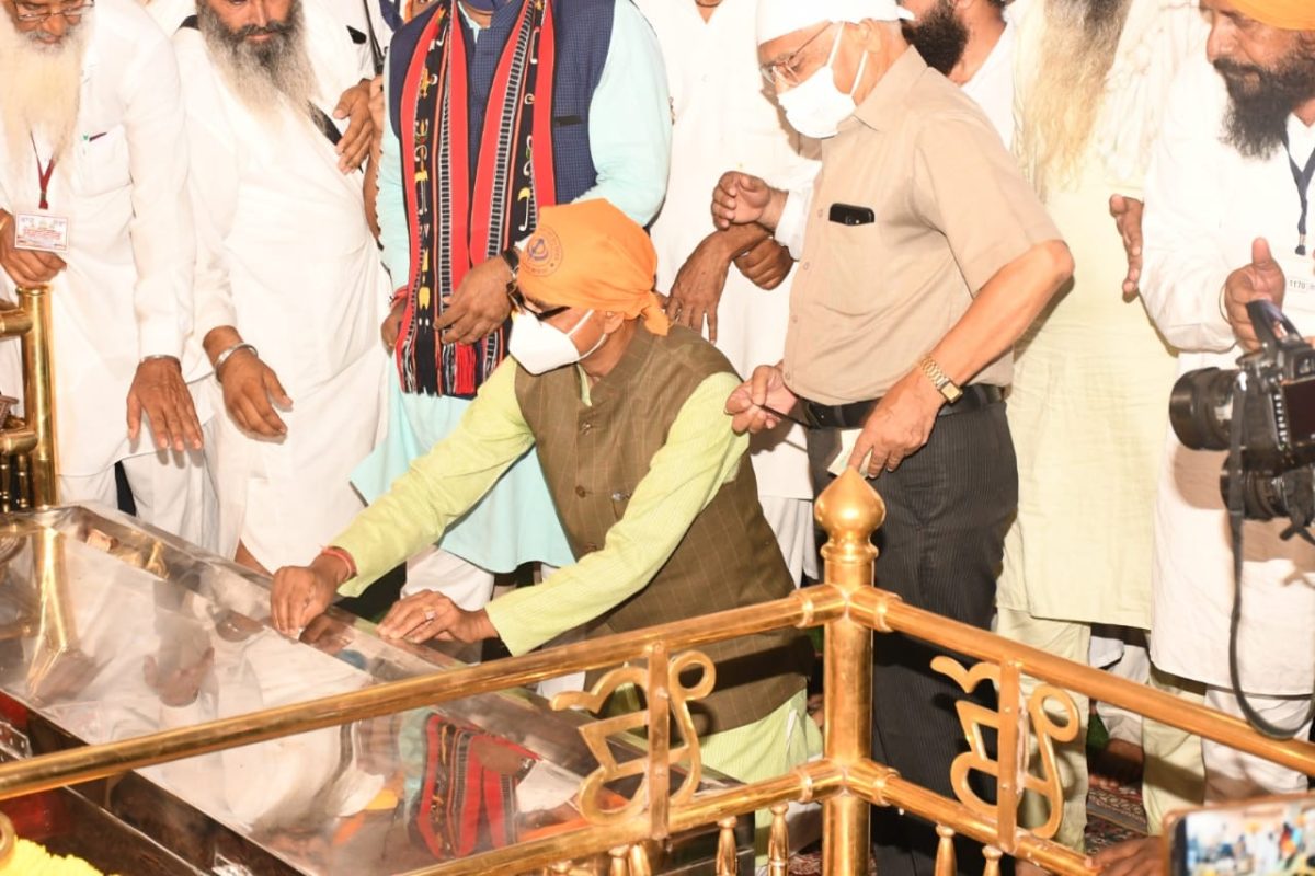 Gwalior News: सीएम शिवराज ने गुरुद्वारा दाताबंदी छोड़ पर टेका मत्था की अरदास