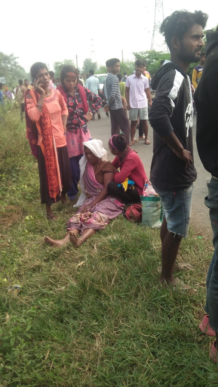 Road Accident: जबलपुर में हादसा, मजदूरों से भरी बस पलटी, कई गंभीर घायल