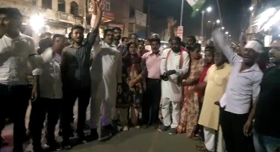 लखीमपुर खीरी में किसानों पर हुई बर्बरता के विरोध में भिंड में प्रदर्शन, कांग्रेस ने जताया विरोध