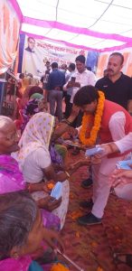 International Day Of Older Persons 2021 : अशोकनगर में बुजुर्गों को तीर्थ दर्शन योजना के तहत कराए करीला माता मंदिर के दर्शन