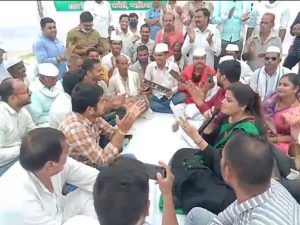 Gwalior News : Video- कांग्रेस के धरने में गूंजा - महंगाई डायन खाये जात है..