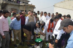 ड्रोन से नैनो तरल यूरिया के छिड़काव का प्रदर्शन, MP और Haryana के कृषि मंत्री ने लिया जायज़ा