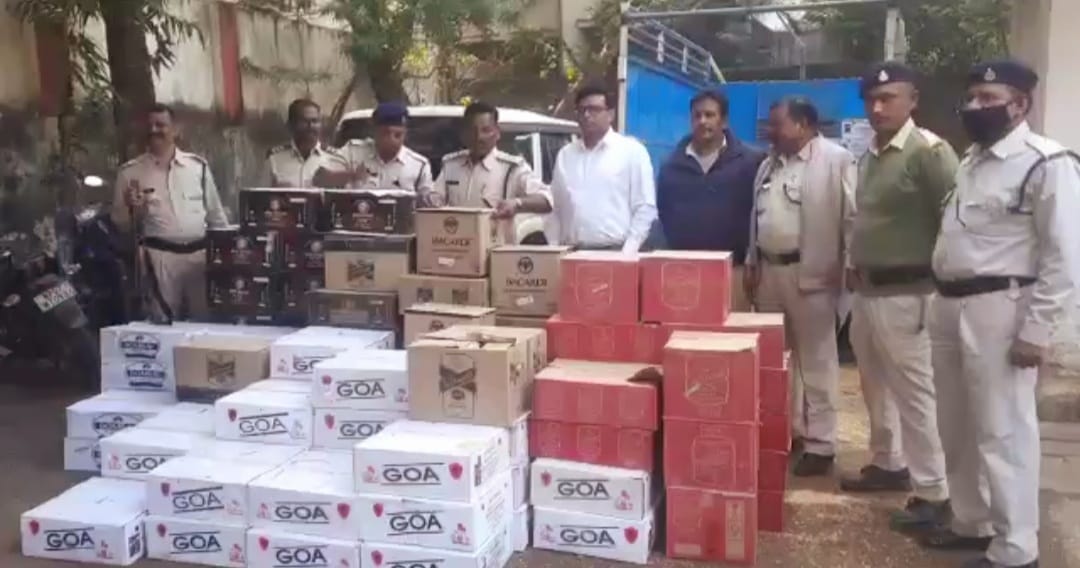 जबलपुर लाई जा रही अंग्रेजी शराब की बड़ी खेप पकड़ाई, 119 पेटी जब्त, 2 गिरफ्तार