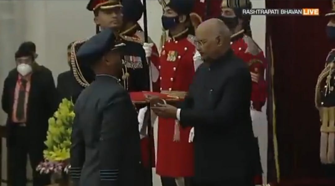 पाकिस्तान को खदेड़ने वाले विंग कमांडर अभिनंदन वीर चक्र से सम्मानित
