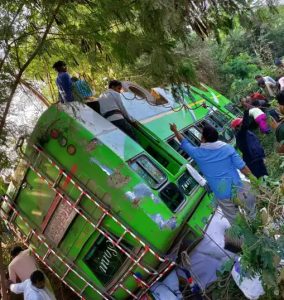 Road accident : सबलगढ़ से श्योपुर जा रही बस अनियंत्रित होकर पलटी, 8 घायल