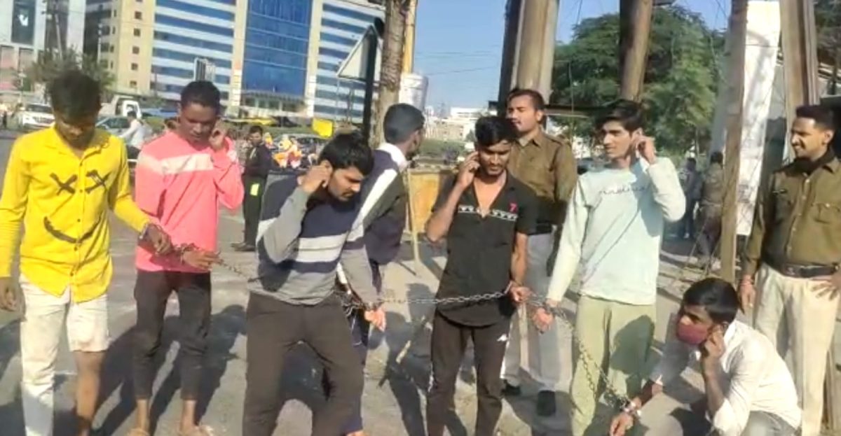 Indore News : बदमाशों का निकाला गया जूलूस, हाथ पैर जोड़ते आये नजर!