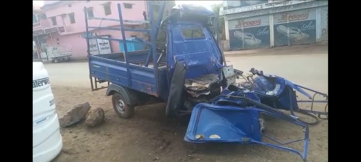 Jabalpur news: ट्रक और ऑटो की भिड़ंत में ऑटो चालक गंभीर रूप से घायल