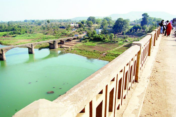 जबलपुर में सरकारी स्कूल की शिक्षिका ने तिलवारा पुल से कूदकर की आत्महत्या..