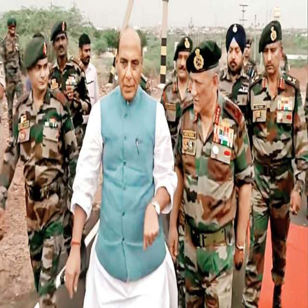 CDS Gen. Bipin Rawat Death: रक्षा मंत्री राजनाथ सिंह ने संसद में दी हादसे की जानकारी
