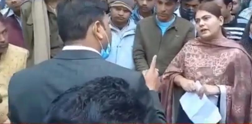 उज्जैन : Congress नेता नूरी खान ने किया RTO कार्यालय का घेराव, इन बातों पर बनी सहमति