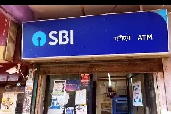 जबलपुर : गार्ड ने ATM लूटने से बचाया, आरोपी हुए मौके से फरार