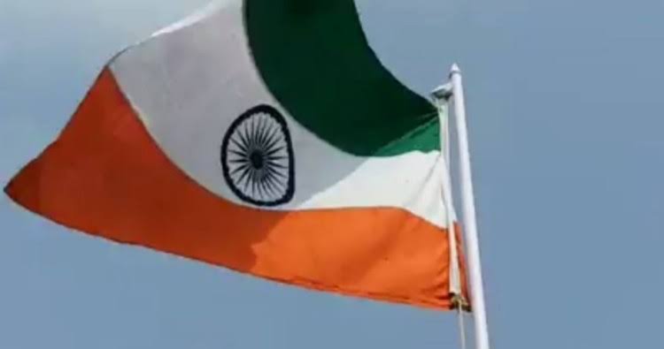 Shivpuri news: खनियाधाना में गणतंत्र दिवस पर फहराया गया उल्टा झंडा 