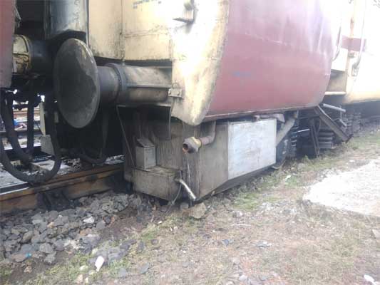 Jabalpur Train Accident : जबलपुर- कोयंबटूर यात्री ट्रेन हुई बेपटरी
