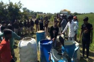 अशोकनगर : पुलिस ने ओर नदी के किनारे चल रही अवैध शराब की फैक्ट्री पकड़ी, 6 लाख का माल जब्त