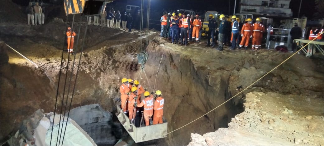 Tunnel Accident: दो मजदूरों की मौत के बाद प्रशासन ने किया मुआवजे का ऐलान