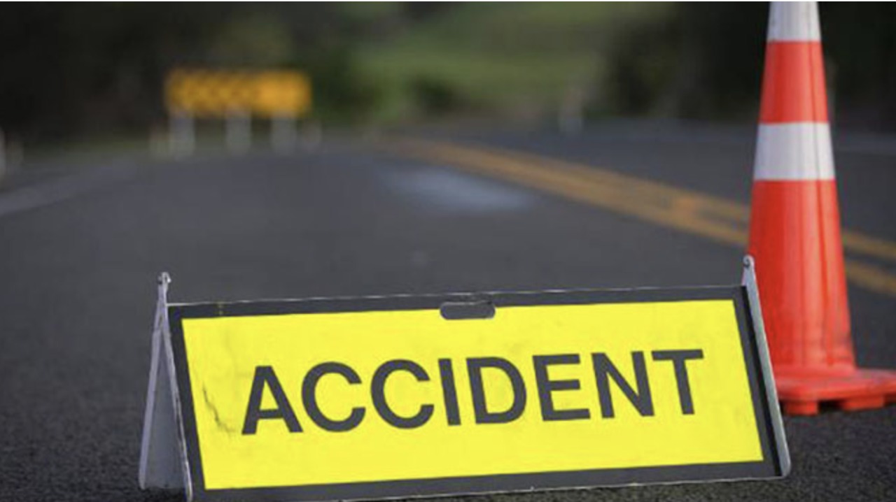Dindori News : सड़क हादसे में बाइक सवार युवक की मौत, एक घायल