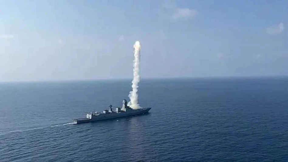 Indian Navy ने ब्रह्मोस मिसाइल के उन्नत संस्करण का सफल परीक्षण किया