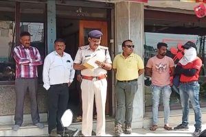 जबलपुर में दिन दहाड़े 3 बदमाशों ने किया युवती का अपहरण, परिजनों के साथ भी की मारपीट