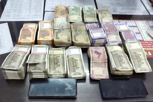 आईपीएल का सट्टा खिलाते दो गिरफ्तार, आरोपियों के कब्जे से 2 लाख, 86 हजार रुपये जब्त