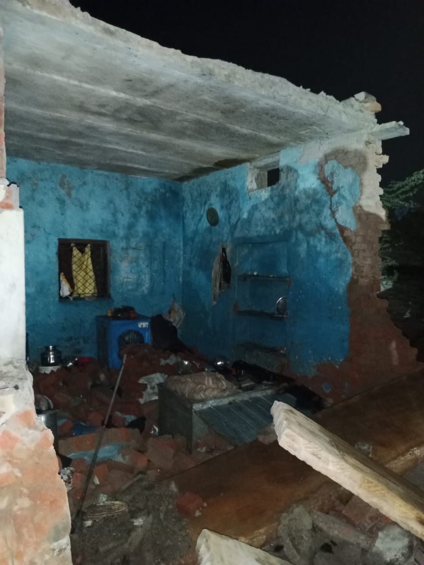 बानमोर गांव में विस्फोट के साथ मकान ढहा, पति-पत्नी हुए घायल, ग्वालियर किया रैफर