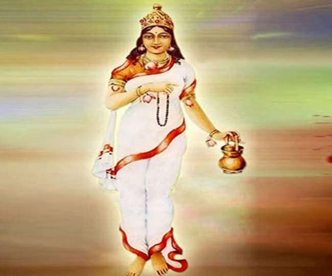 चैत्र नवरात्र का दूसरा दिन, माँ के ब्रह्मचारिणी स्वरूप की आराधना में भक्त लीन