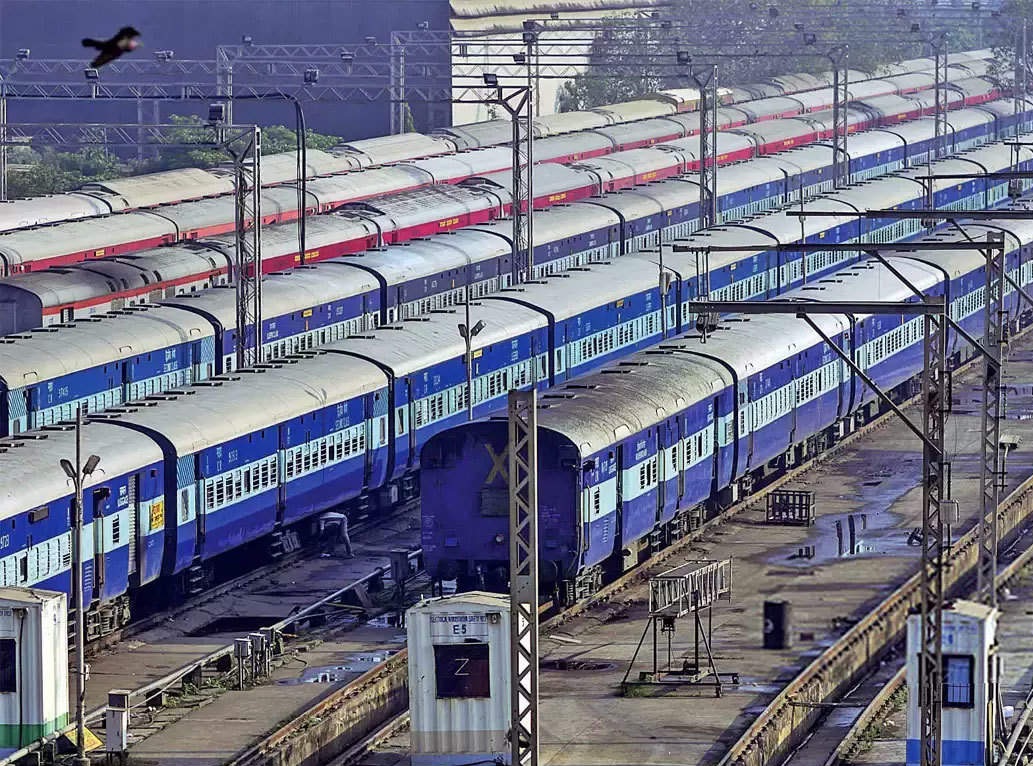 Indian Railways : यात्रियों के लिए जरूरी सूचना, 280 ट्रेन आज रद्द रहेंगी, IRCTC की अपडेट लिस्ट देखें