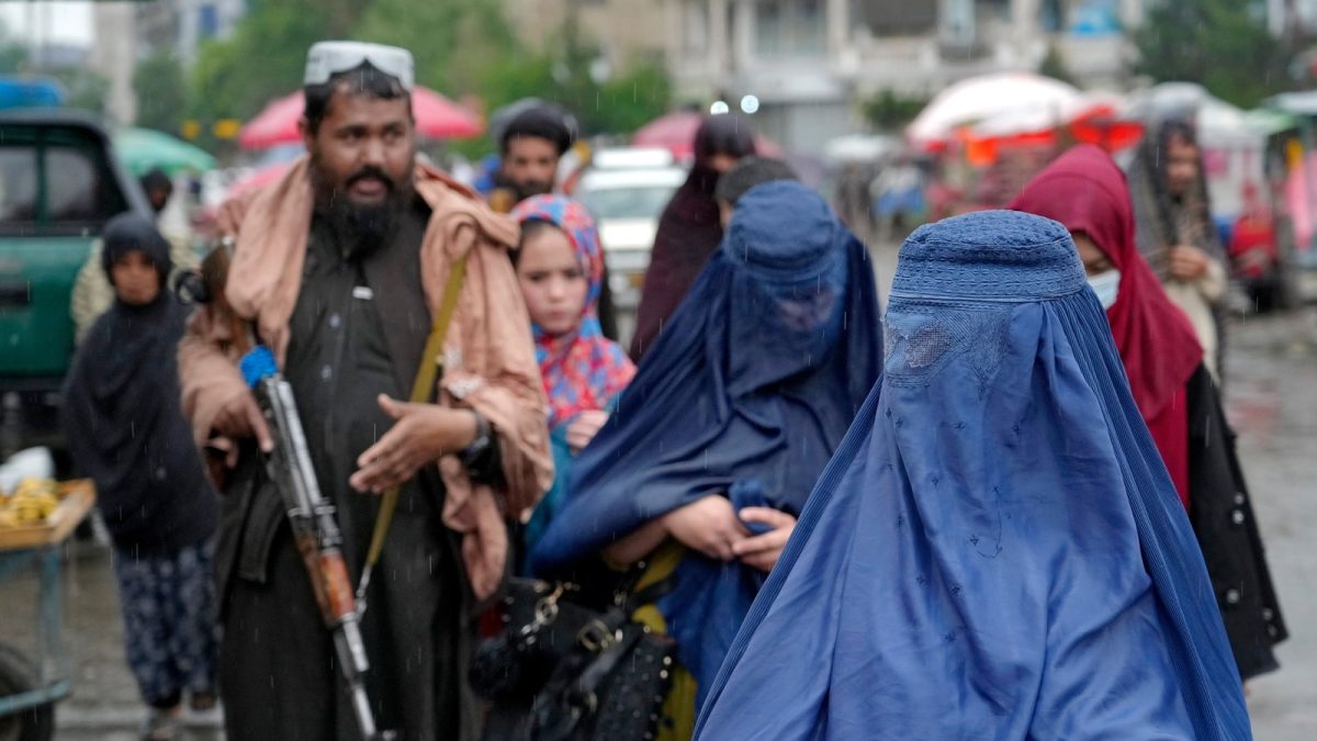 अफगानिस्तान : तालिबानी हुकुमत का महिलाओं पर एक और जुल्म, अब गाड़ी भी नहीं चला सकेंगी महिलाएं, ये है बड़ी वजह
