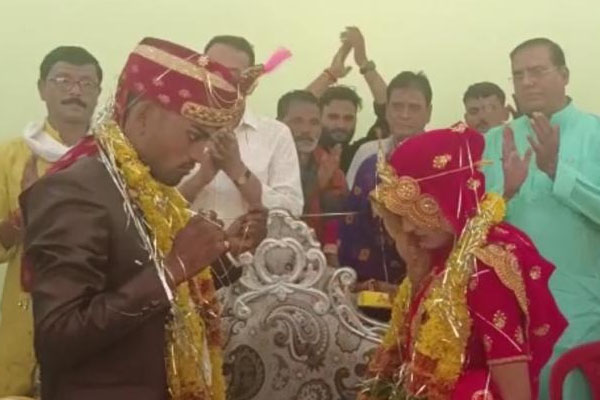 Dabra News : जब गरीब परिवार की बेटी की शादी कराने आगे आए भाजपा जिलाध्यक्ष और तहसीलदार, पूरे गांव ने साथ उठा लिया जिम्मा