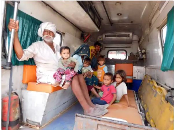 राजस्थान : जहरीले पानी का शिकार हुए 119 लोग, अस्पताल में भी जगह मिलना हुई मुश्किल, एक बैड पर तीन तीन का इलाज