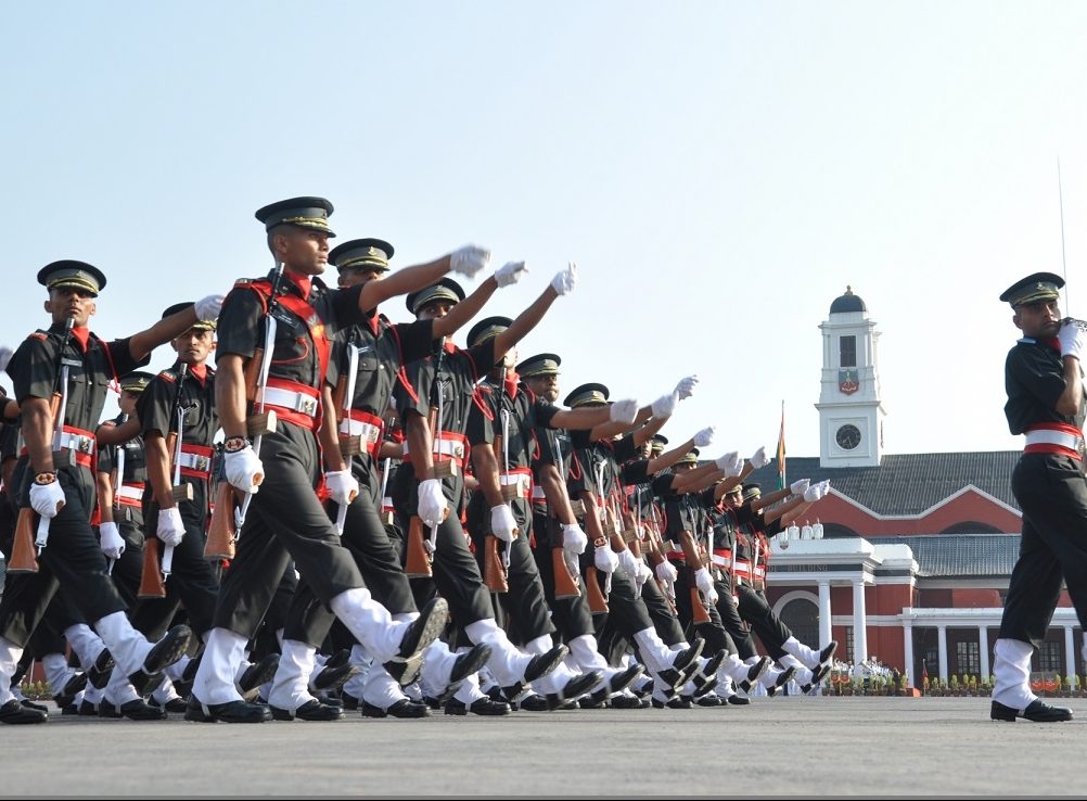 Sarkari Naukari: भारतीय सेना पैदल स्कूल में निकली 10वीं और 12वीं पास के लिए भर्ती, जाने डीटेल