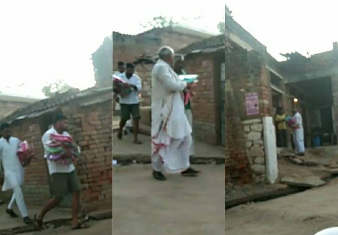 Gwalior : मतदान से पहले साड़ियां बांटने का वीडियो वायरल, निर्वाचन कार्यालय पहुंची शिकायत