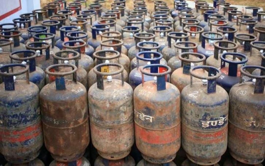 राहत की खबर : LPG Gas Cylinder सस्ता हुआ, जानिए नये रेट