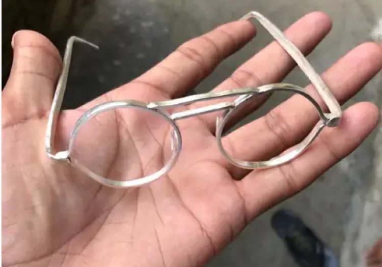 चुनाव चिन्ह चश्मा मिला तो जीत के बाद सांवलिया जी को चढ़ा दिया चश्मा