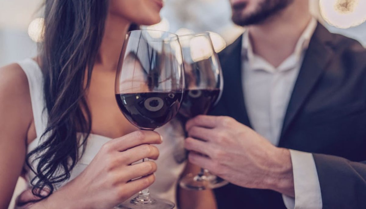 शराब पीने के शौकीन पुरुष हो जाइए सावधान, सेक्स लाइफ पर पड़ता है असर