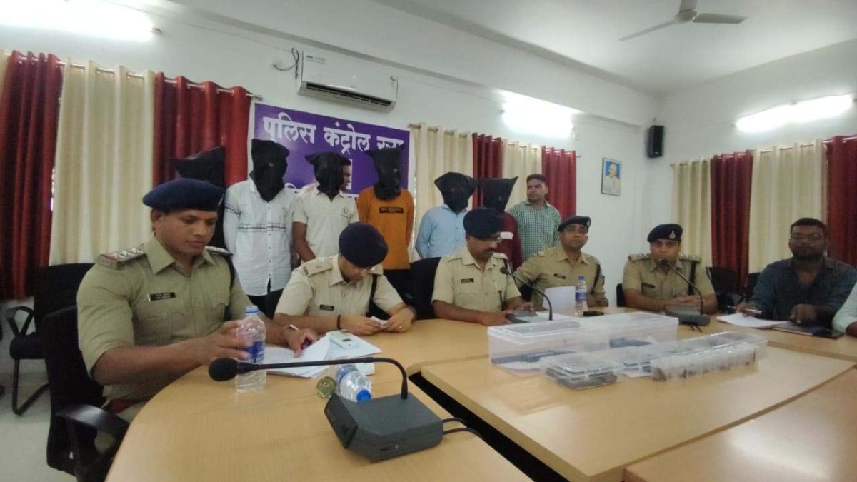 बालाघाट पुलिस को मिली बड़ी सफलता, डकैती की योजना बना रहे 6 बदमाश मय हथियार के साथ गिरफ्तार