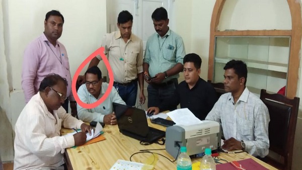 जबलपुर लोकायुक्त टीम के हत्थे चढ़े सिवनी जनपद के पंचायत समन्वयक अधिकारी