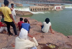 10 दिन पहले सिंध नदी में बहे युवक का शव तैरता मिला