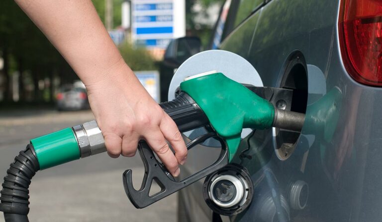 MP में आज नहीं बदले पेट्रोल-डीजल के दाम, देश में घट रही ईंधन की मांग, ये है वजह
