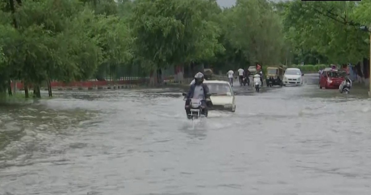 MP : भोपाल में 40 घंटे से लगातार बारिश, उफनाई नदियां, खोले गए बांधों के गेट, इलाकों में घुसा पानी, स्कूल बंद, कलेक्टर की अपील