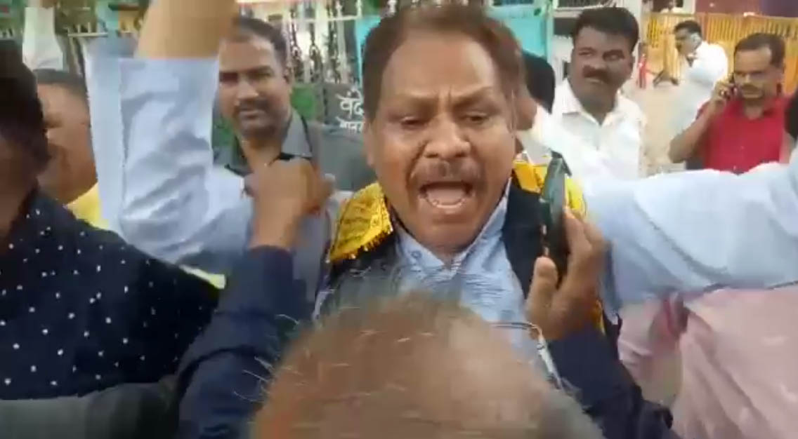 बागली में दिखा भाजपा का अंतर्कलह, विधायक ने समर्थकों के साथ लगाए पूर्व मंत्री के विरोध में नारे, वीडियो हुआ वायरल