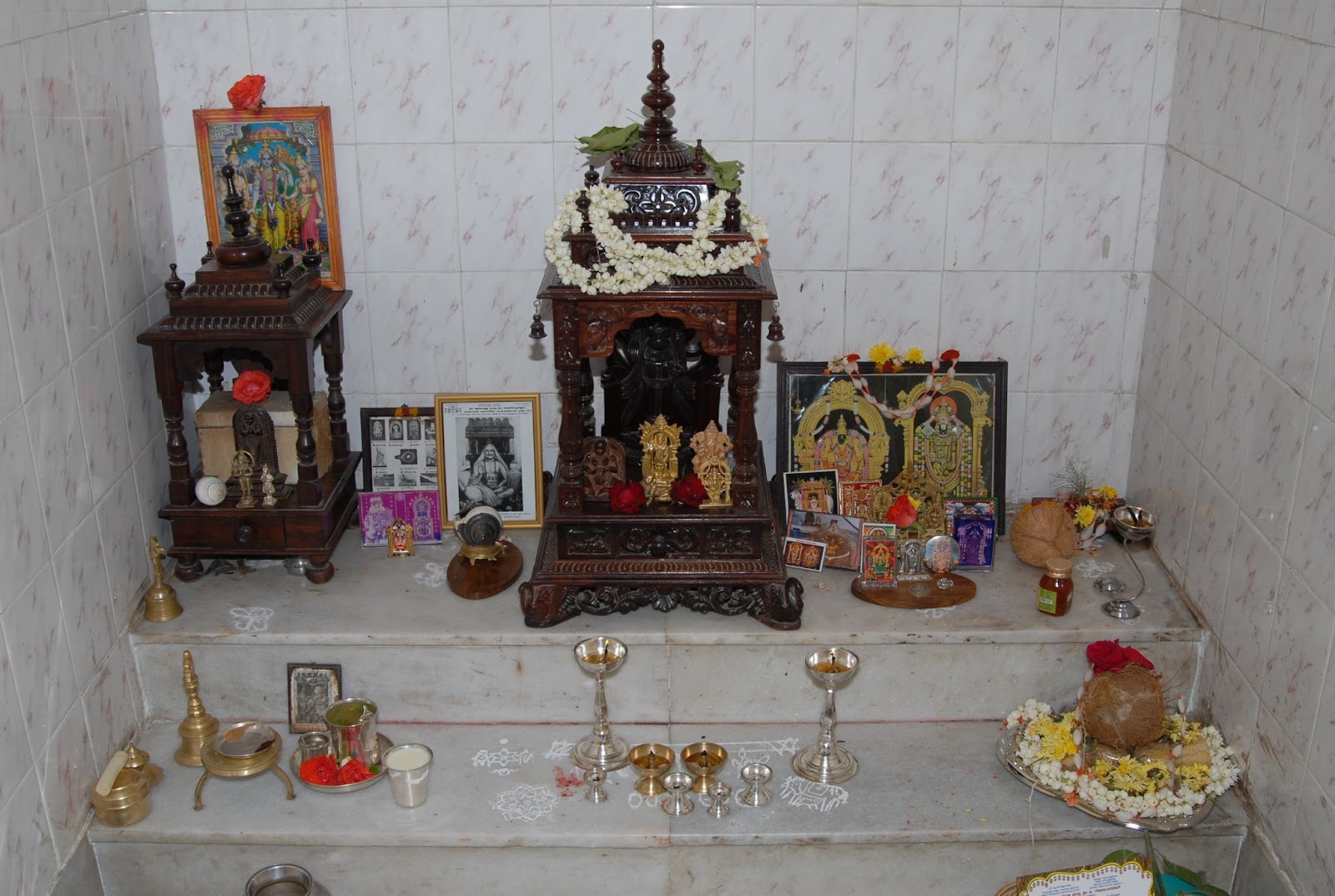 नवरात्रि में माता को करना चाहते हैं प्रसन्न, तो घर को इस तरीके से करें साफ, खुशियों से भर जाएगी झोली