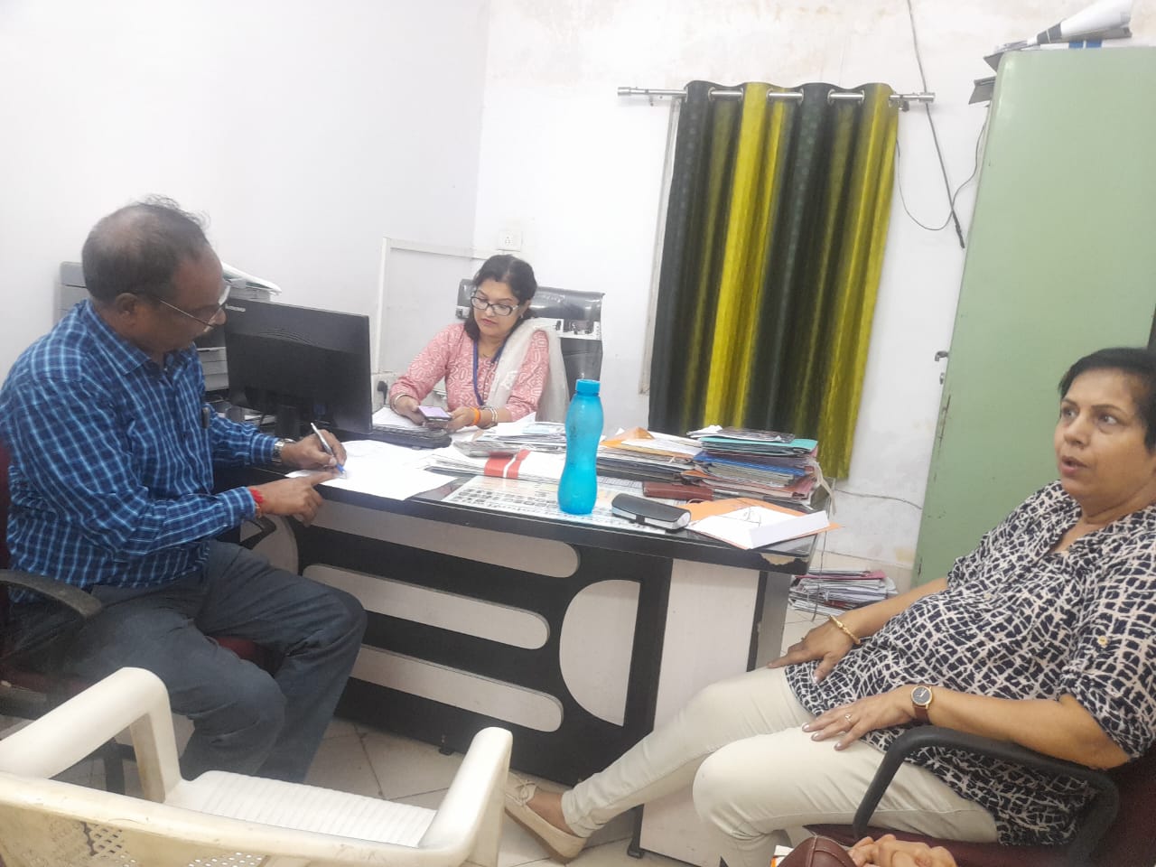 जबलपुर : जिला अस्पताल में लोकायुक्त की कार्रवाई, महिला लेखा प्रबंधक को रिश्वत लेते पकड़ा