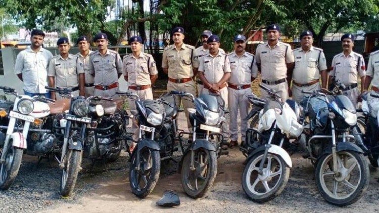 वाहन चोरों पर सीहोर पुलिस का एक्शन, जब्त किए 21 बाइक और 2 ऑटो