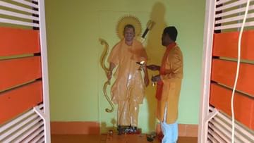 इस कट्टर फैन ने बनवाया CM Yogi का मंदिर, धनुर्धारी प्रतिमा की रोज करता है पूजा