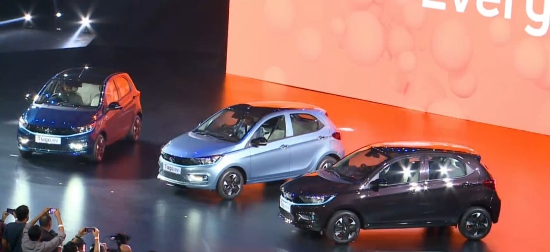 Tata Tiago EV लॉन्च, दमदार फीचर्स के साथ मार्केट में आई सबसे सस्ती हैचबैक कार