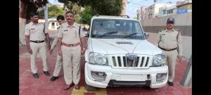 Jabalpur : स्कॉर्पियो में पिस्तौल रखकर घूम रहे 9 बदमाशों को पुलिस ने किया गिरफ्तार, पढ़े पूरी खबर