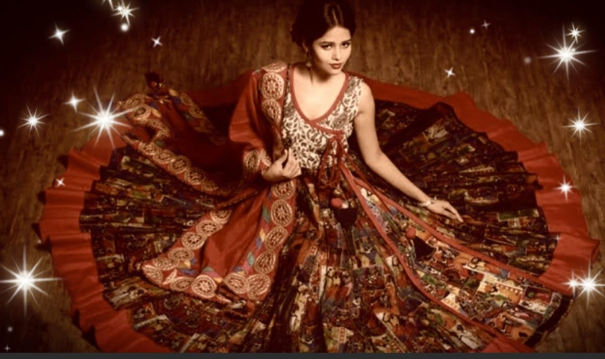 Diwali 2022 : ये फैशन ट्रेंड्स अपनाकर नजर आइये भीड़ से अलग