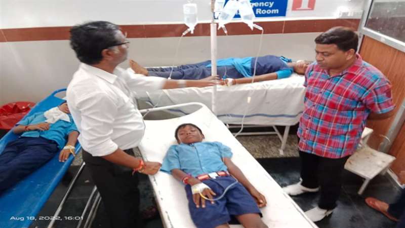 तमिलनाडु के सरकारी स्कूल में एक साथ 100 बच्चे अचानक हुए बीमार, जानिए क्या है पूरा मामला